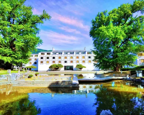 Fragrant Hill Hotel Hotels near Beijing Botanical Garden