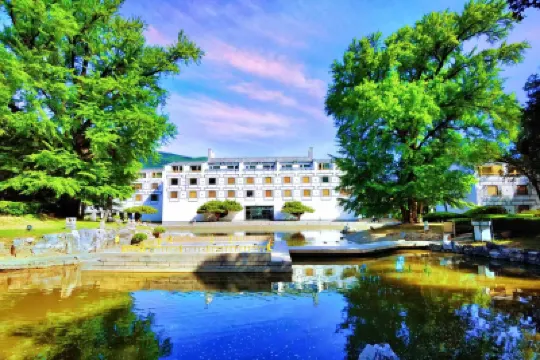 Fragrant Hill Hotel Hotels in Xiang Mountain, Badachu Scenic Spot