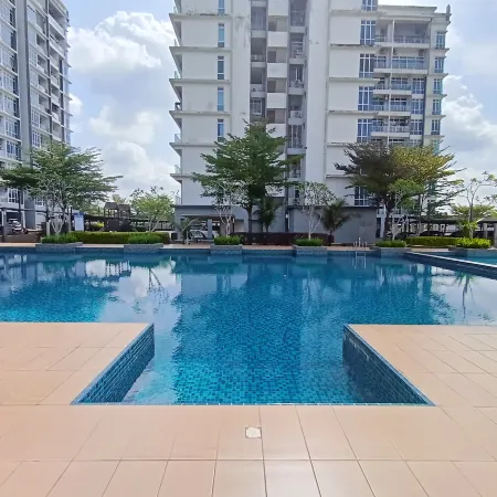 Railway Stylish Homestay (3Br3B) 6Pax by Cowidea
