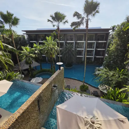 HULA HULA RESORT l truly tropical and fun wellness