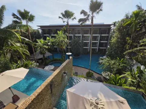 HULA HULA RESORT l truly tropical and fun wellness