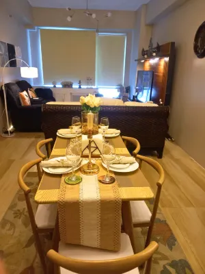 Exquisite Condo Unit in Eastwood 1.5 BR, 5 Beds - pet friendly