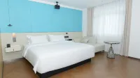 Junhao Hotel (Dongyang Woodcarving City Wumatang)