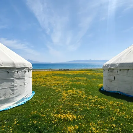 Sayram Lake Nomadic Homestay