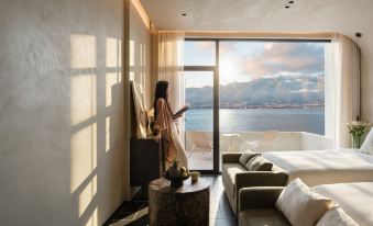 Chun and Sunset Seaview Vacation Villa