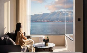Chun and Sunset Seaview Vacation Villa