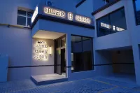 Serene Hongshan Designer Courtyard (Urumqi CCMALL Times Square) - พร้อมระเบียง