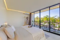 Djati Retreat & Yoga Lounge by Pertama Stay - مسبح خاص