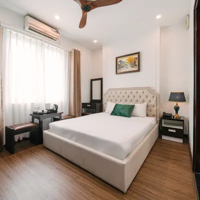 Bay Luxury Chariot Hotel Hotels near Hai Ba Trung