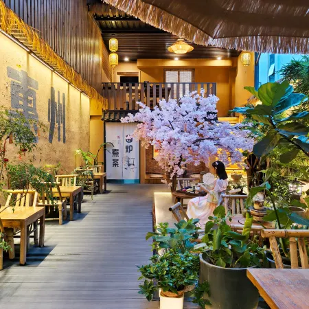 Zi Yun Ge Light Luxury Smart Homestay (West Lake Branch)