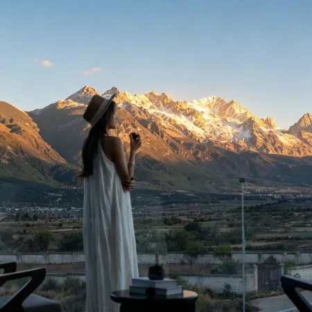 LUZBAISHA Wild Luxury Homestay | Mountain Snow Bank, Sunrise Golden Peak (Baisha, Lijiang)