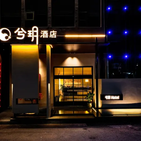 LAKESIDEBEAUTY·HOTEL
