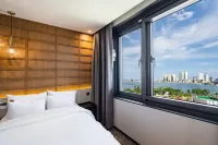 Sokcho Business Hotel Camel - 停車場