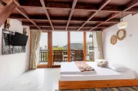 Linggayoni Cottage Dieng - balcony