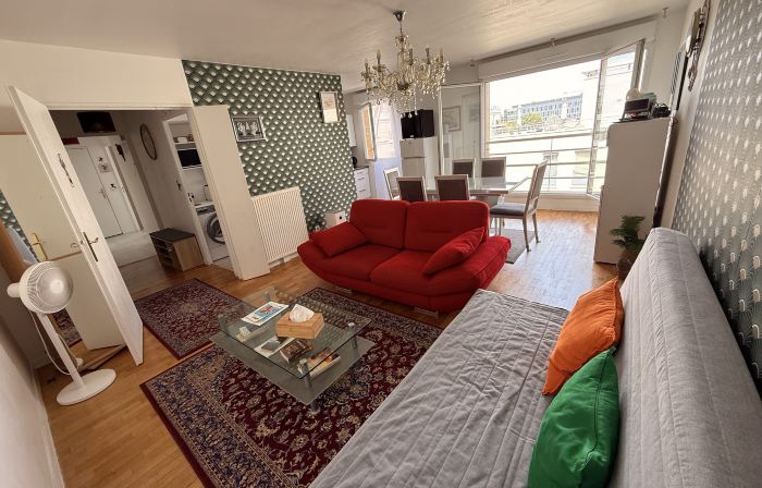 Elegant Massy Apartment near Paris and TGV/RER with 2 Parking Spaces