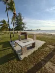 Beachfront Apartments with Sea View Balcony, Pool and Parking - Frühstück
