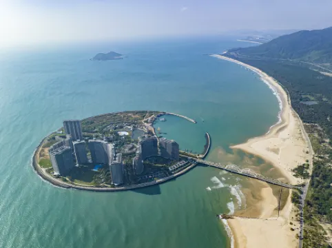 Liwo Surfing Seaview Hotel