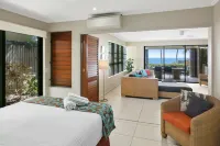 Sea Point on Trinity Beach Hotels in Trinity Beach