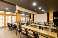 Urumqi Qiqi Jiyou Hotel - parking