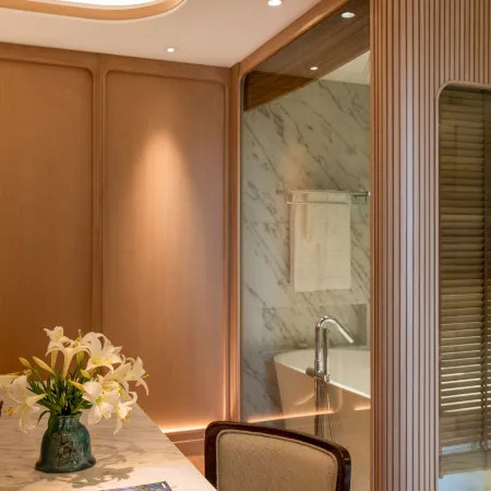 Fleur de Lys Hotel Quy Nhon Отели рядом с достопримечательностью «Мемориал Победы»