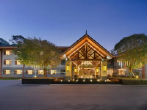 Xiongxiu Hot Spring Hotel Emeishan Hotels near Famous Mountain of the World