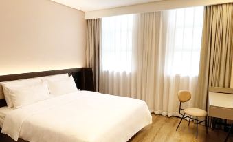 HanTing Hotel (Changchun Jingyue University-city Xunchi Square)