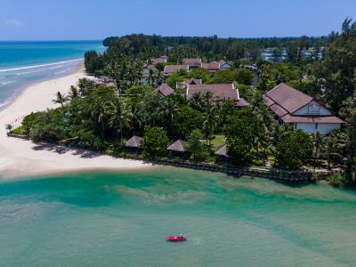 Apsara Beachfront Resort & Villa