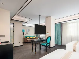 XANA Deluxe Hotel (Huayin Huashan Scenic Area)