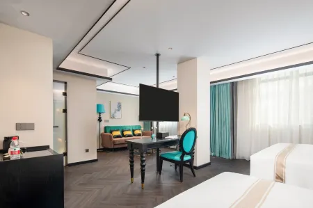 XANA Deluxe Hotel (Huayin Huashan Scenic Area)