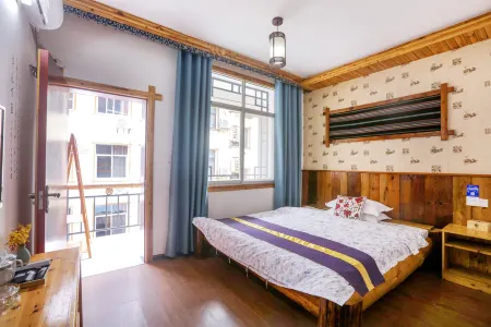 Qingfeng Xiaozhu Homestay (Zhangjiajie Wulingyuan Mark Store)