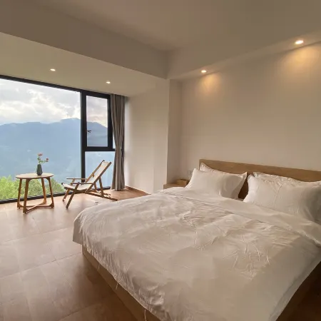 Dragon ridge Yulan Mountain lodge