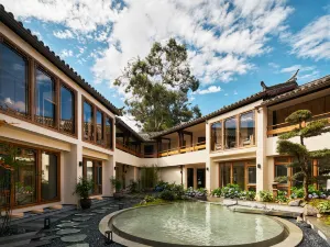 Lijiang Pu Zhi Designer Hotel HOLIDAY VILLA (The Old Town of Lijiang South Gate）