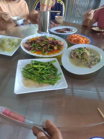 Jiulonghui Homestay Отели рядом с достопримечательностью «Enshi Suobuya Stone Forest Scenic Area»