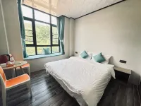 Chenyi Hotel - 2-Star