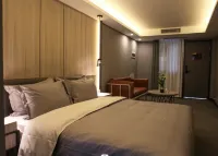 Chengdu Panda Holiday Hotel (Jianshe Road Dongjiao Memory Store)