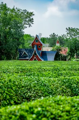 Maigeke Camp Resort Hotels near Xihe Ancient Town