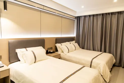 Hongrui Hotel (Yanji Dinosaur Kingdom Korean Folk Garden)
