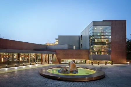 SANGHA Retreat by OCTAVE Institute Отели рядом с достопримечательностью «Yangcheng Lake Lotus Island»