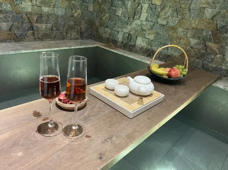 Sishijiug Boutique Homestay (Xinzhou Ancient City Branch) Отели рядом с достопримечательностью «Xiurong College»