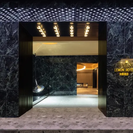 Lemon Hotel
