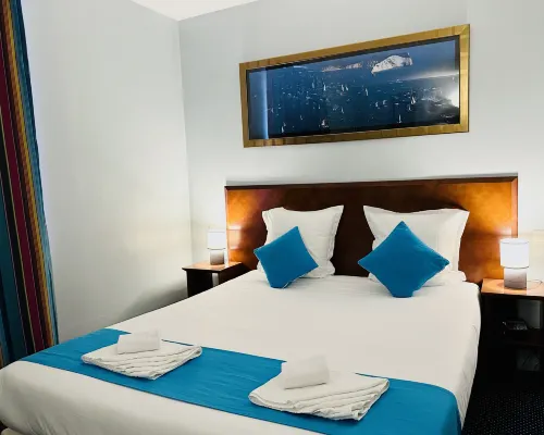 Hôtel Bellevue Montmartre Các khách sạn gần 10. Gare du Nord - Gare de l'Est
