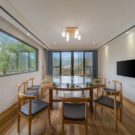Longquan Moshangguiren Homestay (Baoxi Scenic Area)