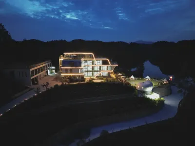 BZSW Hotel Отели рядом с достопримечательностью «Экологический сад в водно-болотных угодьях озера Лишань»