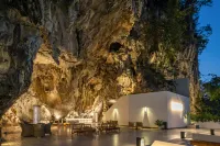 Wanfeng Lake Fengxi · Cave | Hidden Luxury Jin Homestay - bar