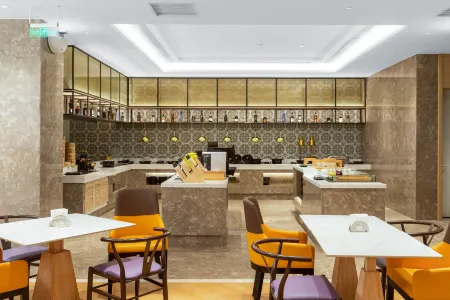 Vienna International Hotel (Chenzhou High-Speed Railway West Station) Отели рядом с достопримечательностью «Wuling Square»