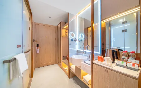 Vienna Hotel (Guangzhou Fangcun Huadiwan Subway Station Hotel)