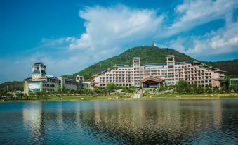 Luotian Yifang Shanshui Gloria Hotel