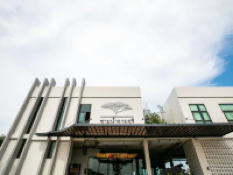 Chainam-Charmchuree Residences Cafe and Spa Hotels in Bang Bua Thong