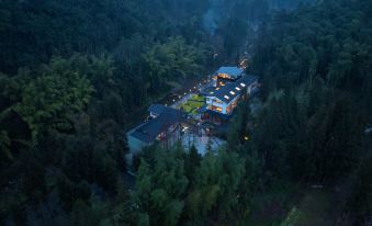 Huashuiwan Xiyuxi Hot Spring Homestay