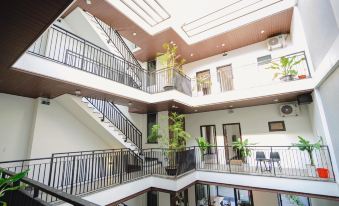 9 bedroom villa, right at My Khe beach Da Nang